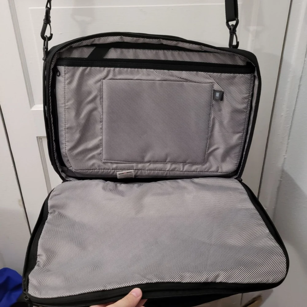 SWISSGEAR Hybrid 19” Backpack/Messenger - Black - Picture 4 of 15